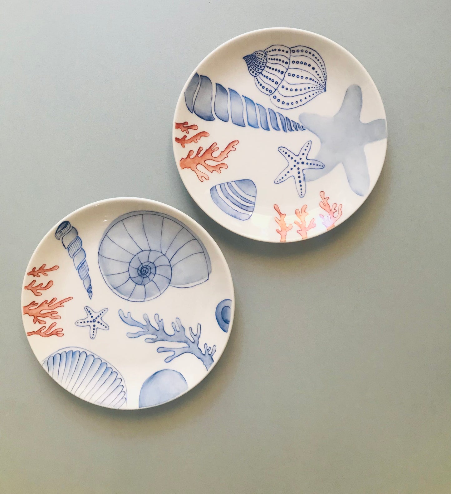 Coppia piatti mare  pair of decorated plates